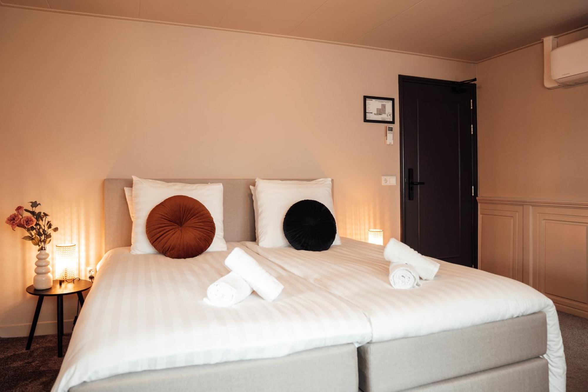 Hotel Bij Jacob 엔스헤데 외부 사진